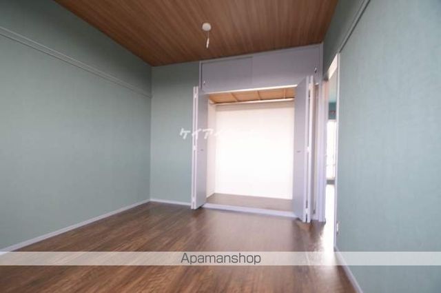 RE APARTMENTの内装写真
