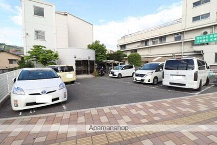 ヨシミマンション[2DK/43.2m2]の駐車場3