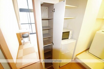 レオパレス琵琶湖[1K/20.28m2]の収納2