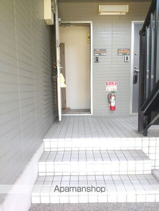 和歌山県和歌山市舟津町２丁目[3DK/50.12m2]のエントランス