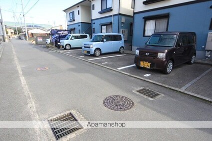 Ｓｋｙ　Ｌａｒｋ[3DK/54.8m2]の駐車場1