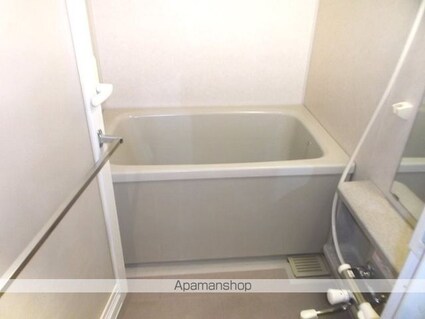 ヴィルラフィーネ東新宿[1R/25.76m2]のバス