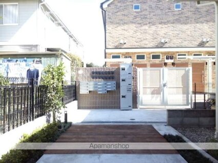 武蔵野テラス[1R/27.32m2]のエントランス2