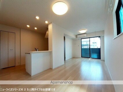 和歌山県和歌山市園部[1LDK/44.7m2]のリビング・居間