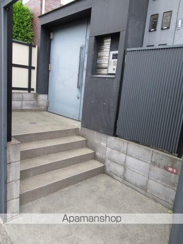荻窪アパートメントの玄関写真