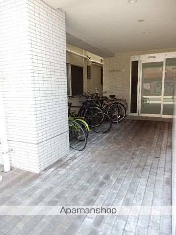LST表町IIIの玄関写真