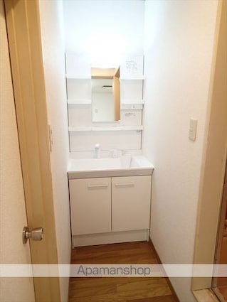 和歌山県和歌山市布引[1R/26.5m2]の洗面所