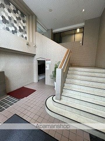 ハウスオブリザ南9条の玄関写真
