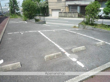 ウィングヒルズ笠山[1K/24.85m2]の駐車場