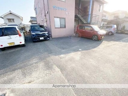 サンシャインセラ[3DK/52.39m2]の駐車場