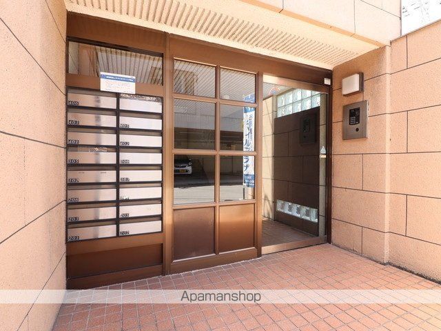第2土肥ビルの玄関写真