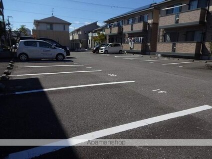 メゾン・テルシャトー　Ｂ棟[2LDK/59.58m2]の駐車場