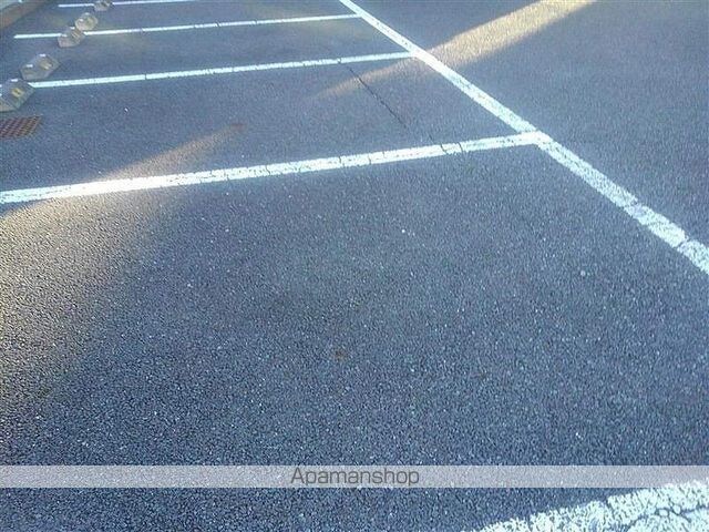 レオパレスレオーノ[1K/23.61m2]の駐車場2