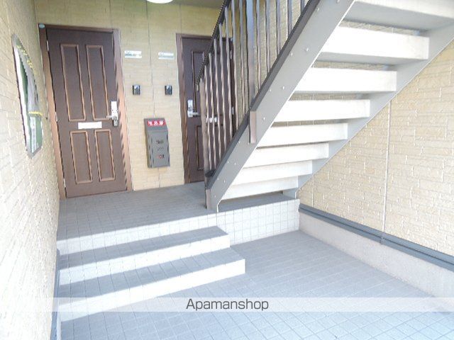 ルミエール D棟の玄関写真