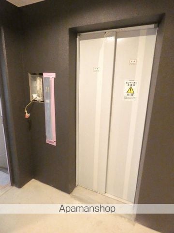 セレニテ中崎町リアンの玄関写真