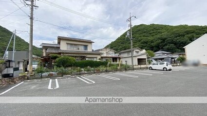 オリーブ[2LDK/54.85m2]の駐車場