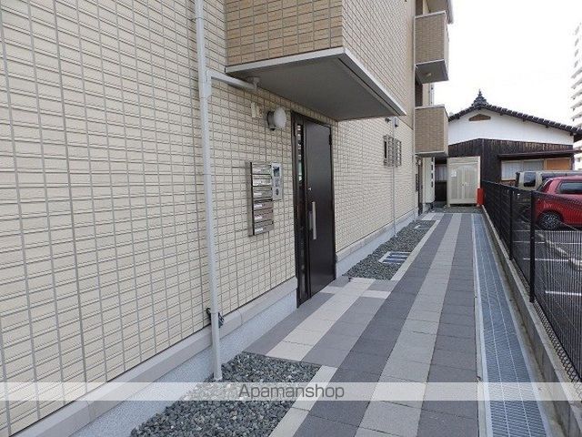 リシェス新山口の玄関写真