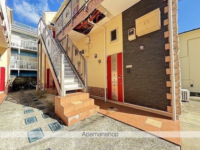 ユナイト東寺尾カシージャスの杜の玄関写真