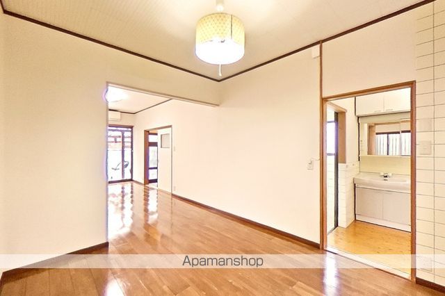 中万々戸建IIの内装写真
