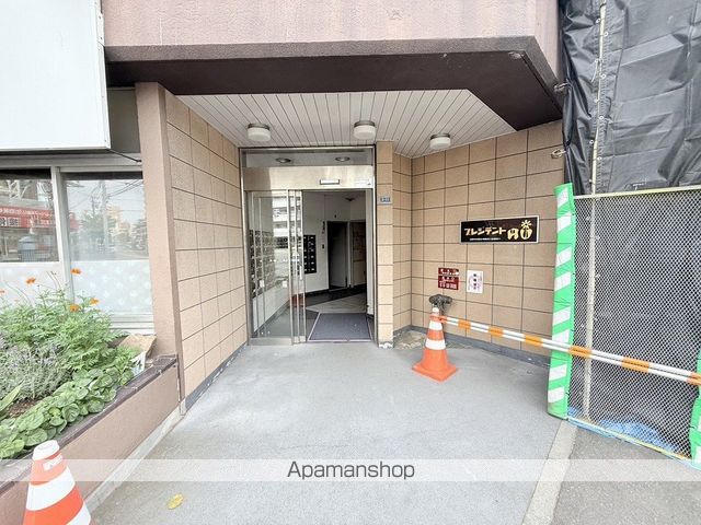 プレジデント円山の玄関写真