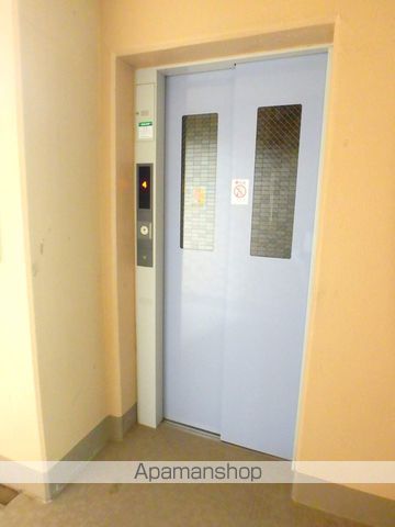 セレブ城西の玄関写真
