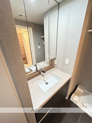 クレストコート上野[2LDK/50.66m2]の洗面所