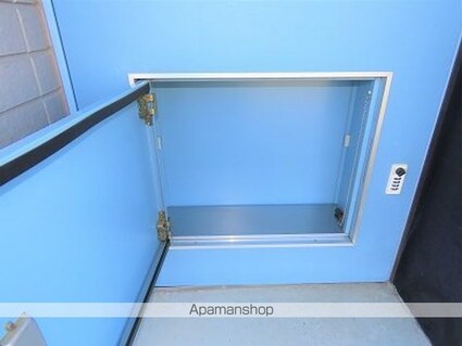 レオパレスマリンズＭＡＹＵ[2DK/49.68m2]の玄関1