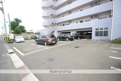 サンクトーム屋島[2LDK/60.38m2]の駐車場