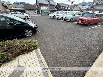 滋賀県大津市北大路１丁目[1R/25.67m2]の駐車場