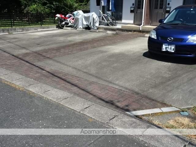 ウエストフラットIIの外観写真