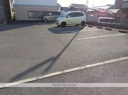 香川県高松市東山崎町[1K/23.18m2]の駐車場