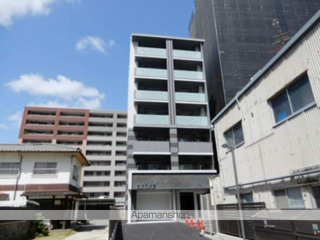 AURUM古賀駅前の玄関写真