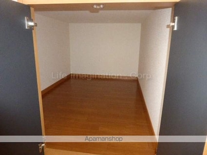 プリウス[1K/27.6m2]の収納