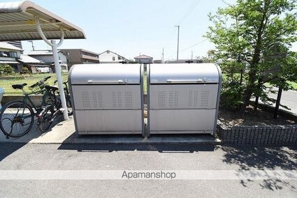 リビングタウン松縄Ａ・Ｂ・Ｃ棟[2LDK/63.98m2]の共用部1