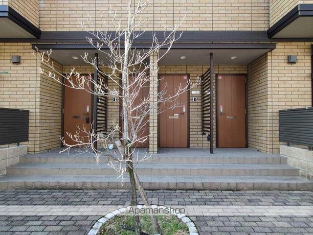 クローバー青山の玄関写真