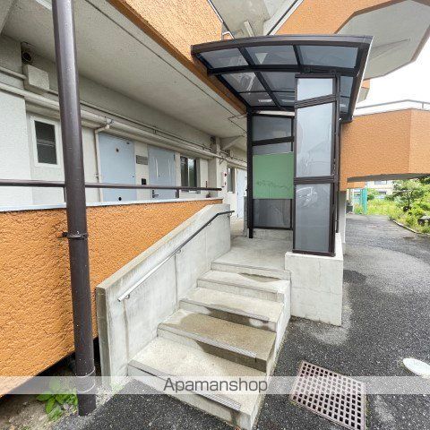 藤マンションの玄関写真