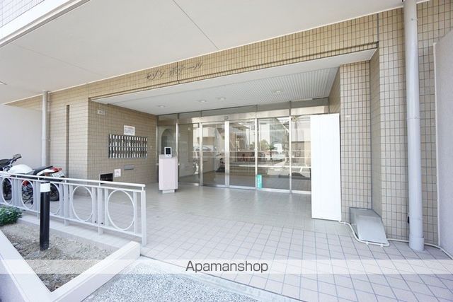 セゾン・ボナールの玄関写真