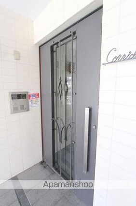 コリドールウエスト[1R/29.41m2]のエントランス