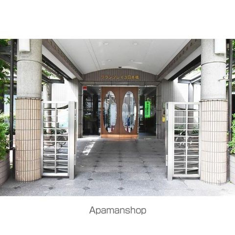 フロンティアタワー難波EASTの玄関写真