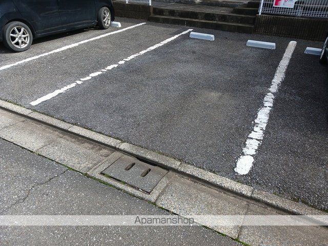 サンライズメグミＢ[2DK/42.21m2]の駐車場