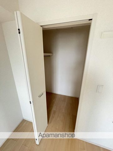ハイブリッジ IIの内装写真