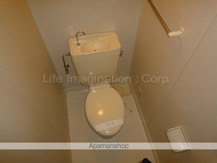 滋賀県大津市大萱７丁目[2DK/45.36m2]のトイレ