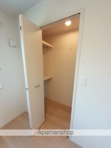 プラティーク挾間 弐番館の内装写真