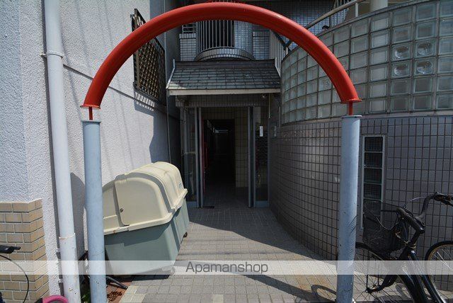 ネクスプロス弐番館の玄関写真
