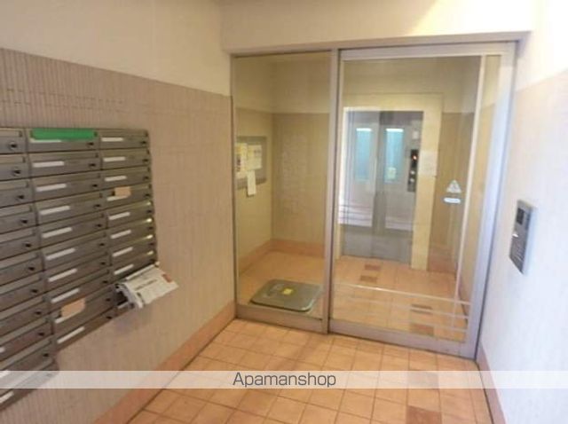 ラフレ平岸の玄関写真