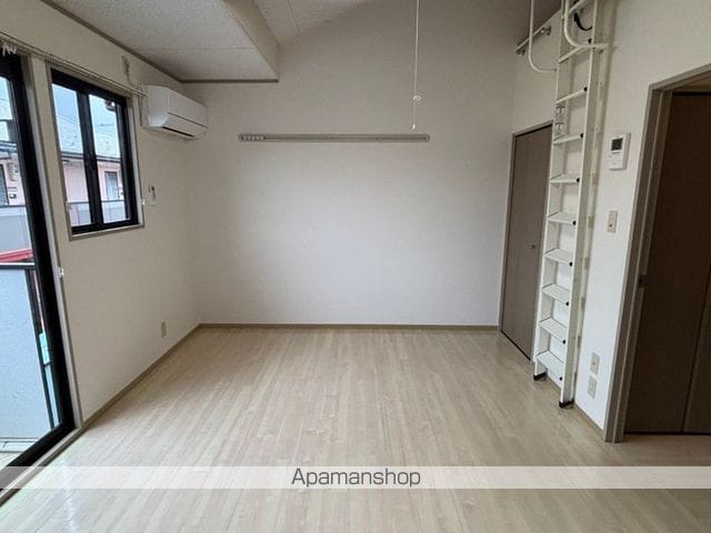 ロイヤルシャトー A棟の内装写真