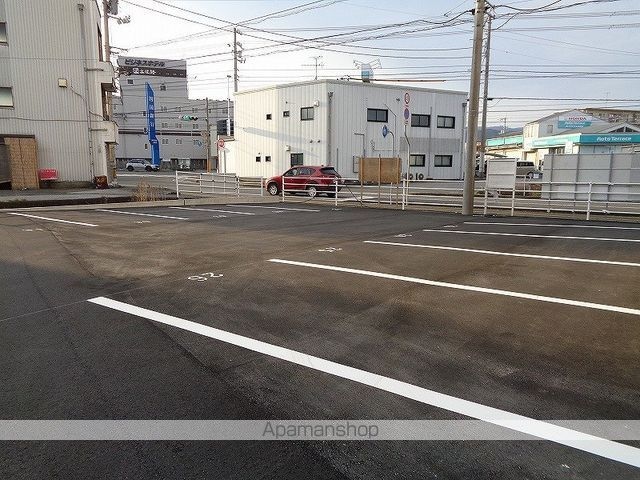 みつばちレジデンス[2DK/49.41m2]の駐車場1