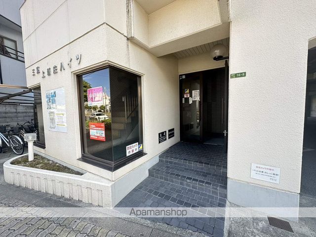 三恵上新庄ハイツの玄関写真