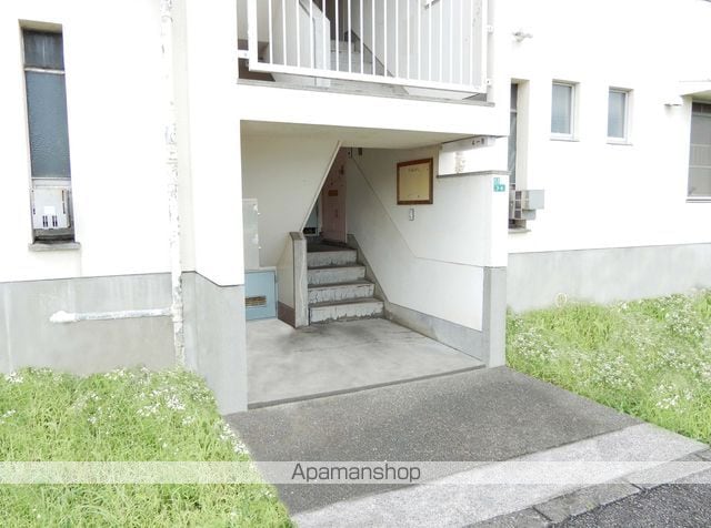ビレッジハウス本城3号棟の玄関写真