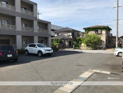 滋賀県彦根市平田町[1K/28.12m2]の駐車場